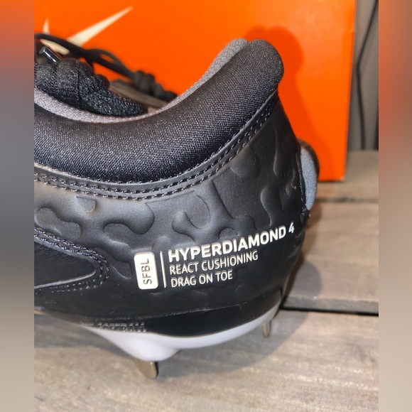 Nike Hyperdiamond 4 Elite Women's Softball Cleats - NWOB - Picture 4 of 7